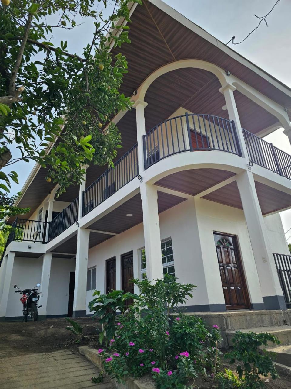 Hostal Mama Derlys Moyogalpa Exterior photo